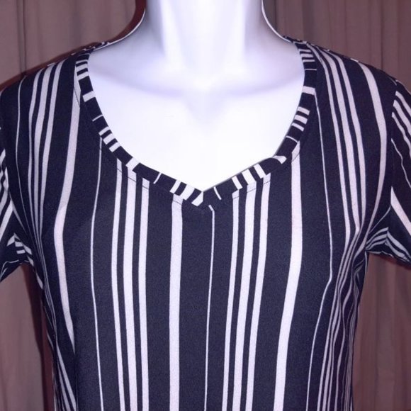 Top By Bobbie Brooks, MED. - Picture 3 of 6